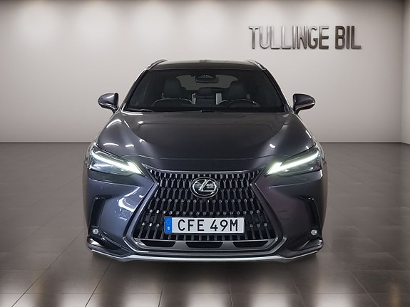 Lexus NX450h+ 8 of 23
