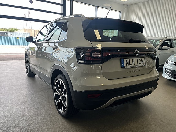 Volkswagen T-Cross 2 of 3