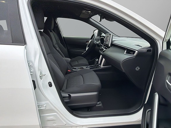 Toyota Corolla Cross 8 of 27