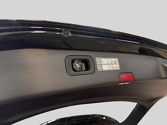 Mercedes-Benz C300 18 of 29