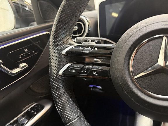 Mercedes-Benz C300 26 of 29