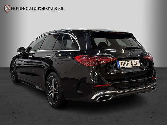 Mercedes-Benz C300 3 of 29