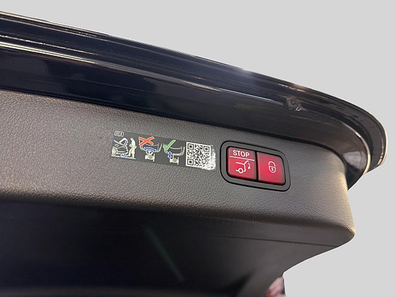 Mercedes-Benz C300 19 of 29