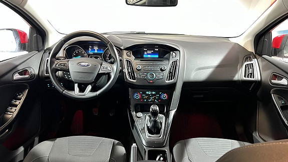 Ford Focus 10 of 15