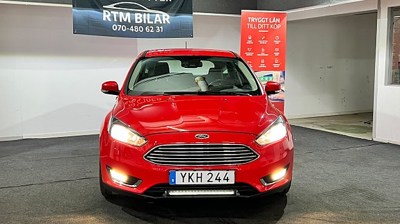 Ford Focus 2 of 15