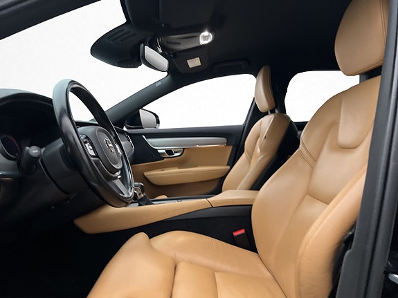 Volvo V90 13 of 30