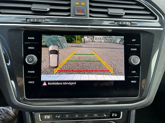 Volkswagen Tiguan 6 of 10