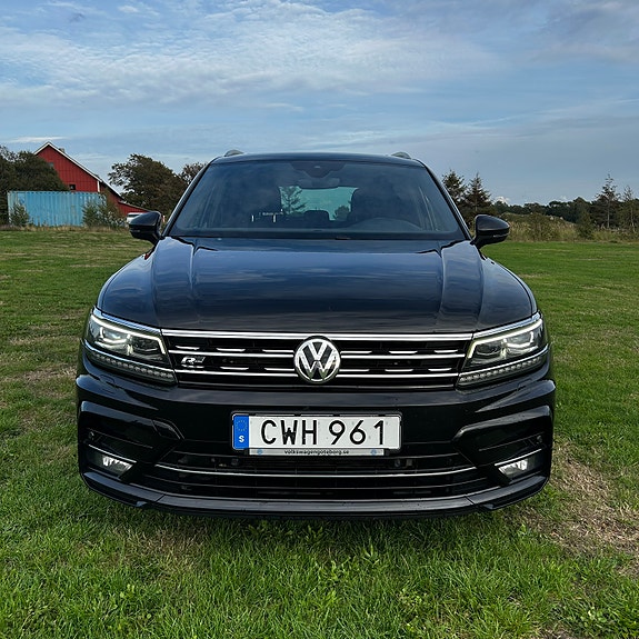 Volkswagen Tiguan 2 of 10