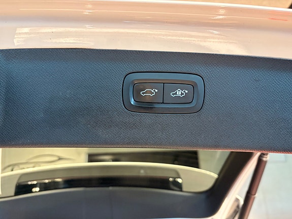 Volvo XC90 22 of 30