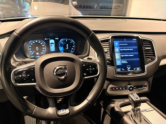 Volvo XC90 30 of 30