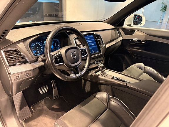 Volvo XC90 25 of 30