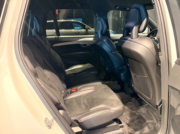 Volvo XC90 13 of 30