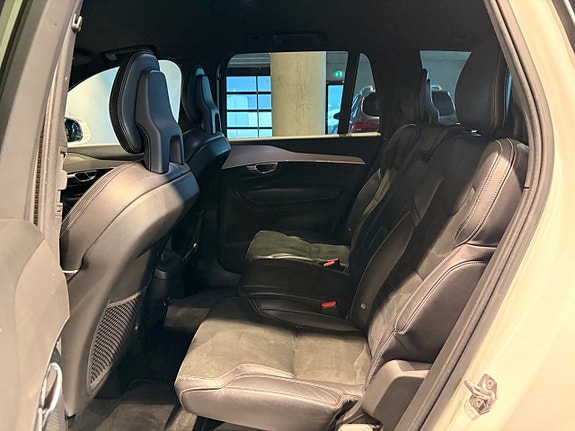 Volvo XC90 23 of 30