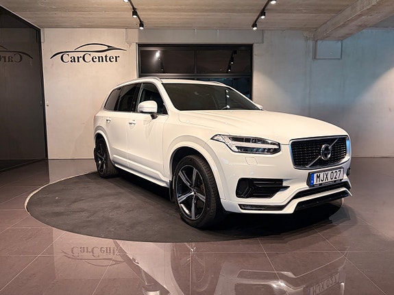 Volvo XC90 2 of 30