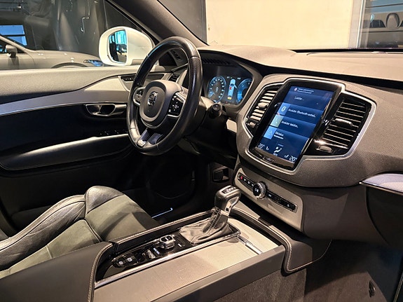 Volvo XC90 5 of 30