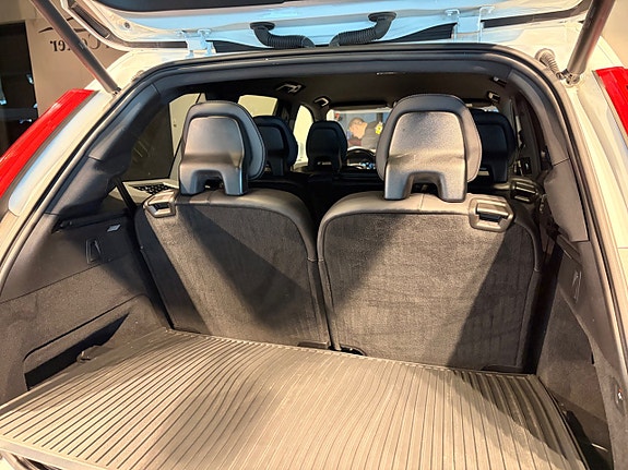 Volvo XC90 14 of 30