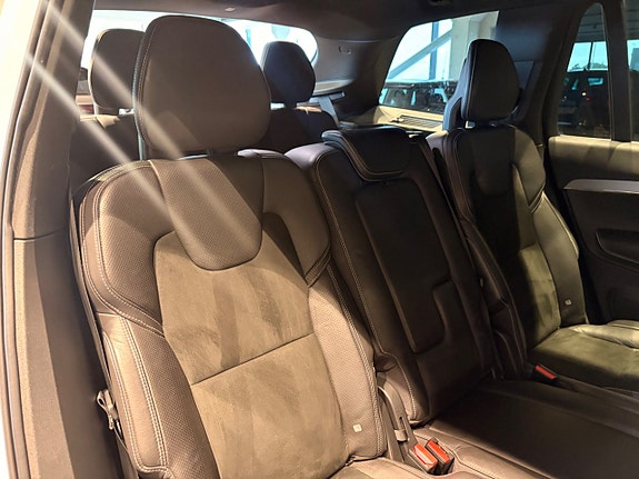 Volvo XC90 15 of 30