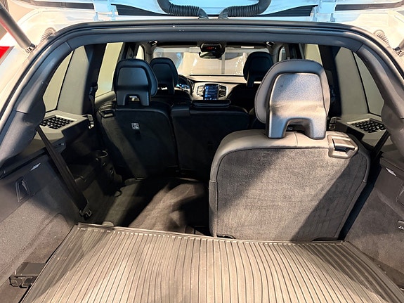 Volvo XC90 19 of 30