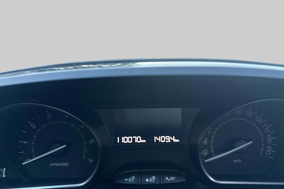 Peugeot 2008 16 of 19
