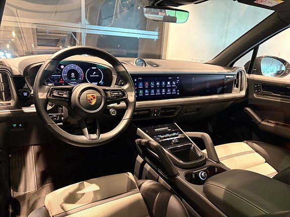 Porsche Cayenne 25 of 30