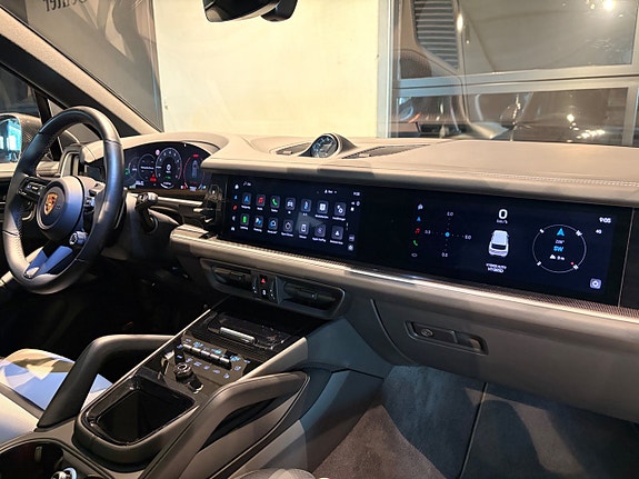 Porsche Cayenne 5 of 30