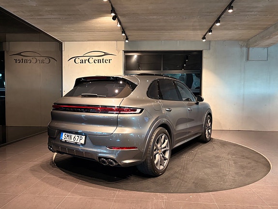 Porsche Cayenne 6 of 30