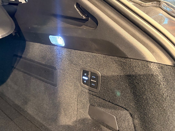 Porsche Cayenne 22 of 30