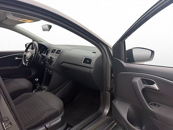 Volkswagen Polo 19 of 24