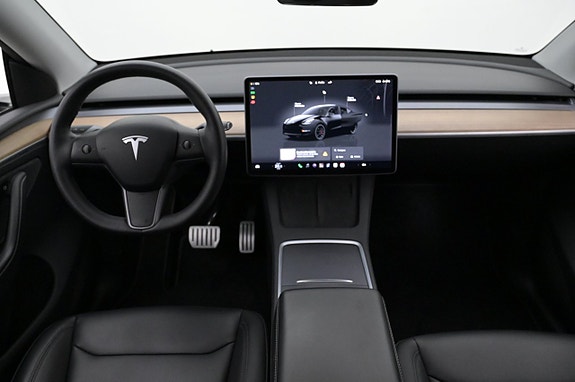 Tesla Model Y 6 of 27