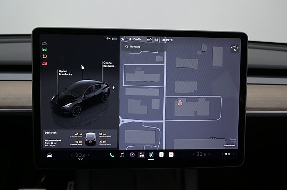 Tesla Model Y 16 of 27