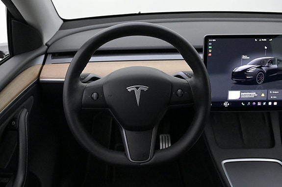 Tesla Model Y 7 of 27