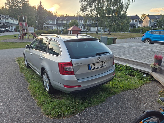 Skoda Octavia 3 of 8