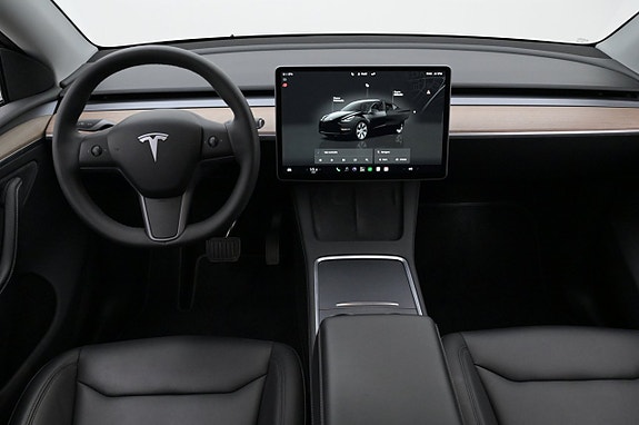 Tesla Model Y 6 of 27