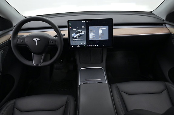 Tesla Model Y 6 of 27