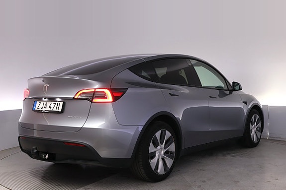 Tesla Model Y 5 of 27