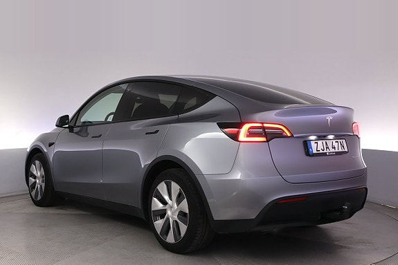 Tesla Model Y 4 of 27