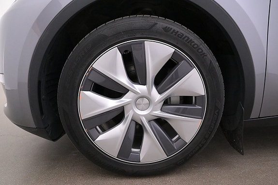 Tesla Model Y 27 of 27