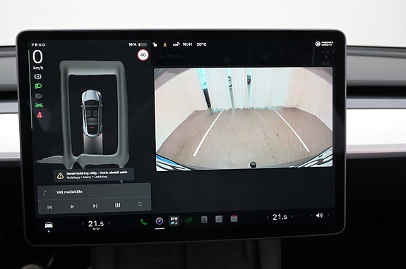 Tesla Model Y 16 of 27