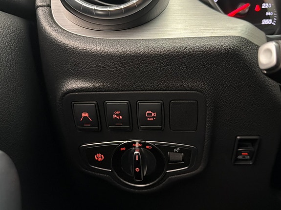 Mercedes-Benz X250 d 12 of 30