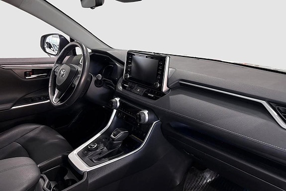 Toyota RAV4 7 of 12
