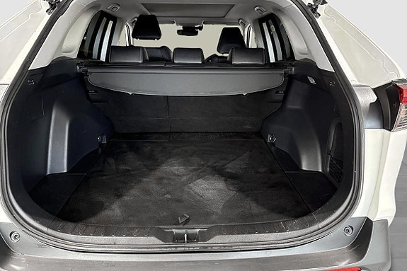 Toyota RAV4 12 of 12