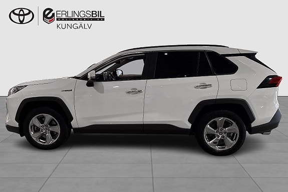 Toyota RAV4 4 of 12