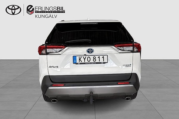 Toyota RAV4 5 of 12