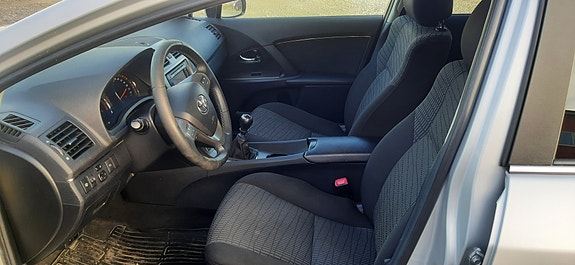 Toyota Avensis 6 of 7