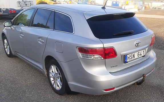 Toyota Avensis 3 of 7