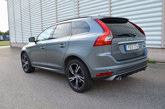 Volvo XC60 4 of 12