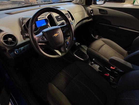 Chevrolet Aveo 2 of 13