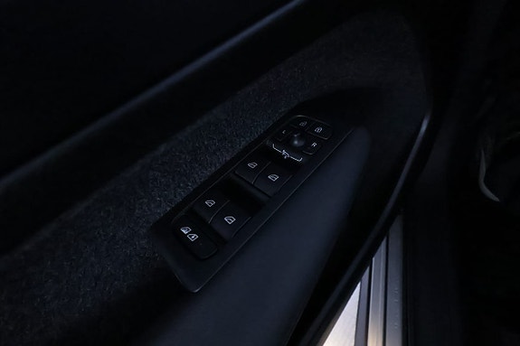 Volvo XC40 15 of 30