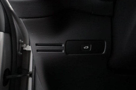Volvo XC40 14 of 30