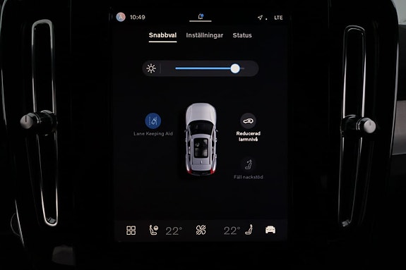 Volvo XC40 11 of 30